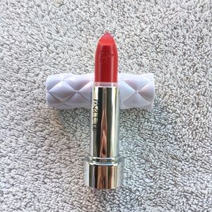 IT COSMETICS Pillow Lips Lipstick (Fanciful matte)